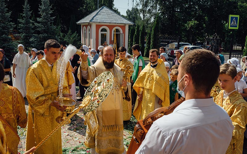 Престольный праздник в храме Всех святых города Серпухов