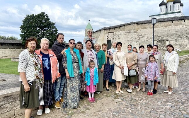 Паломническая поездка прихожан Знаменского храма села Старая Кашира к псковским святыням