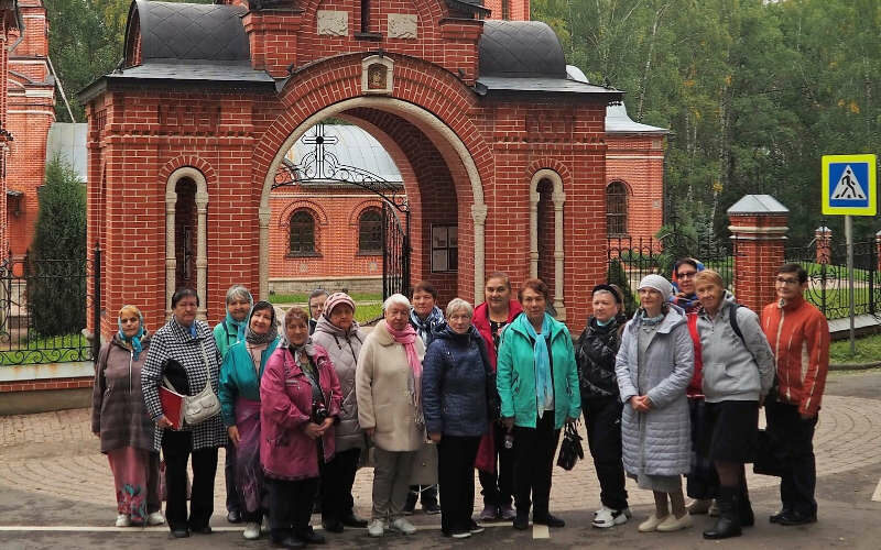 Участники программы «Активное долголетие» посетили Михаило-Архангельский храм города Пущино