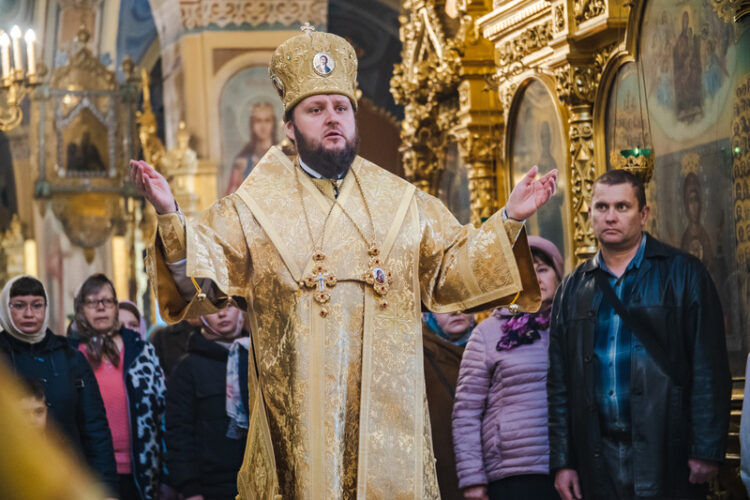 Архиерейское богослужение в Троицком соборе