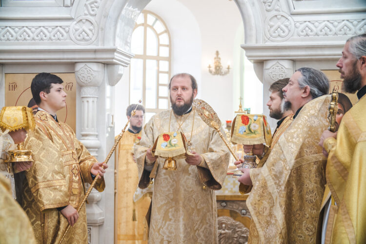 Архиерейское богослужение в Сынково