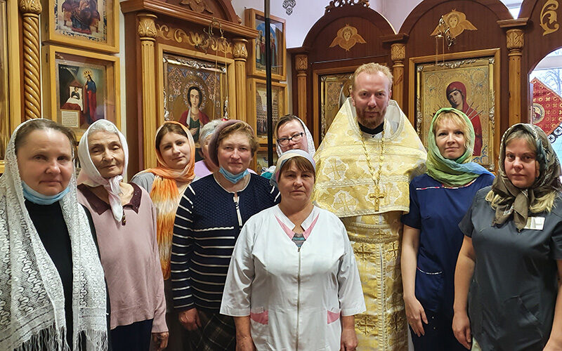 Богослужение в больничном храме Подольской больницы