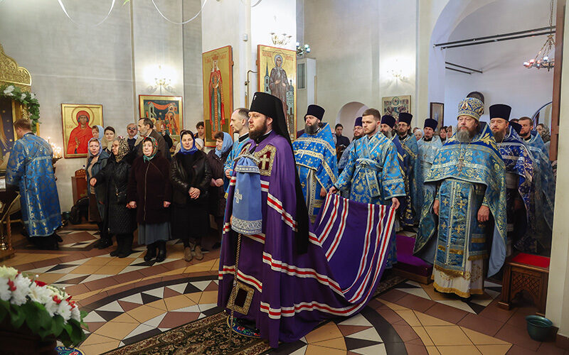 Архиерейское богослужение в храме иконы Божией Матери «Скоропослушница» посёлка Чурилково