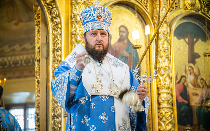 Архиерейское богослужение в праздник Казанской иконы Божией Матери