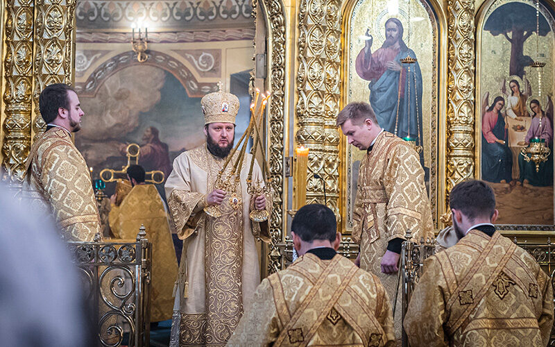 Архиерейское богослужение в Троицком кафедральном соборе Подольска