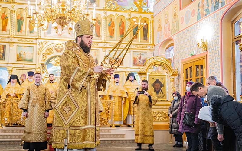 Архиерейское богослужение в Воскресенском храме города Подольска