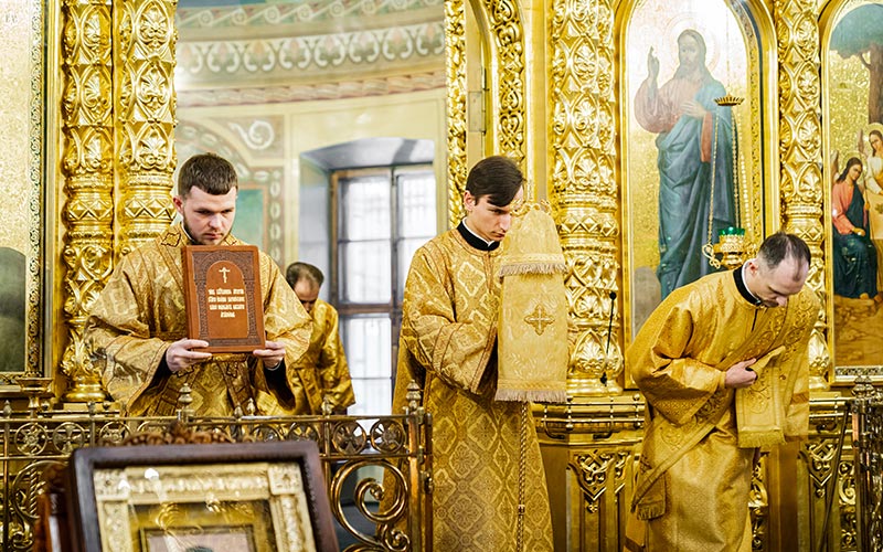 Божественная литургия в Троицком соборе Подольска