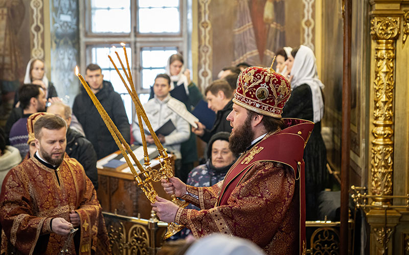 Архиерейское богослужение в Троицком кафедральном соборе Подольска