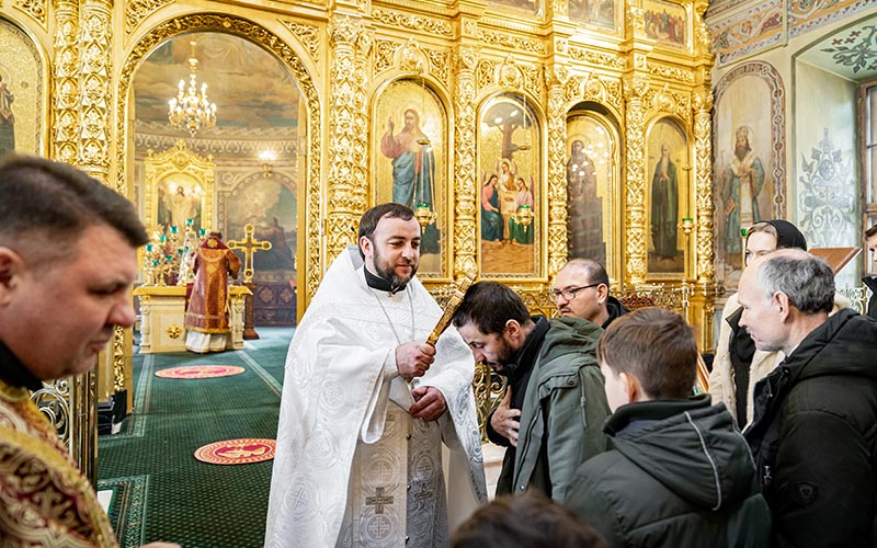 Архиерейское богослужение в Троицком кафедральном соборе Подольска