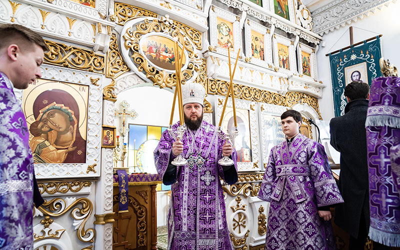 Архиерейское богослужение во Всехсвятском храме деревни Сергеевка городского округа Подольск