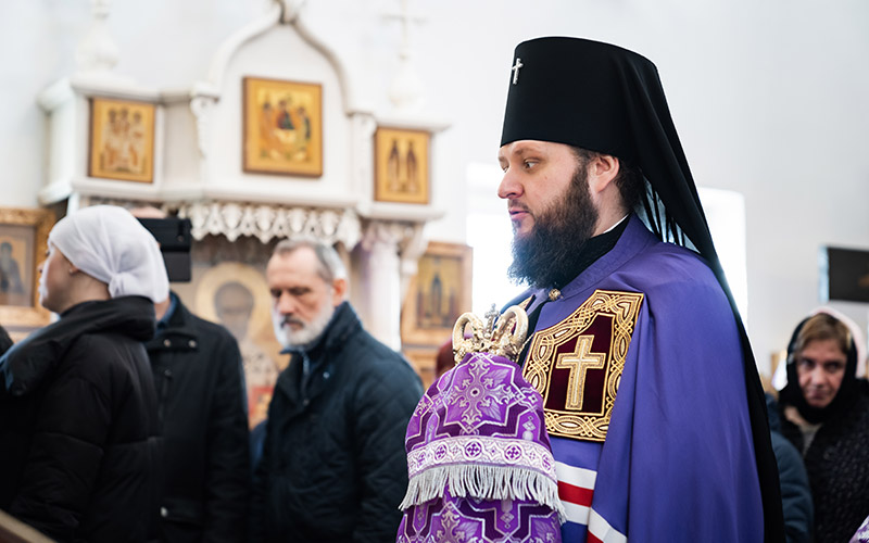 Архиерейское богослужение во Всехсвятском храме деревни Сергеевка городского округа Подольск