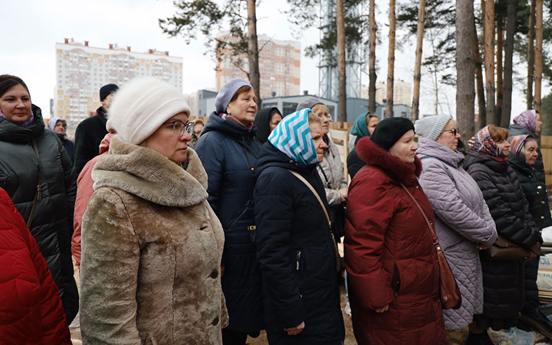 Чин освящения крестов для храма преподобного Серафима Саровского в деревне Дрожжино