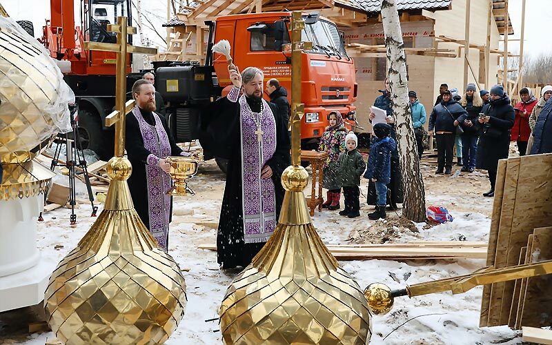 Чин освящения крестов для храма преподобного Серафима Саровского в деревне Дрожжино