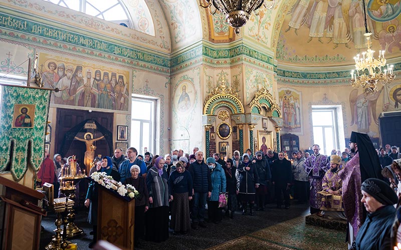 Архиерейское богослужение в Троицком храме деревни Коледино