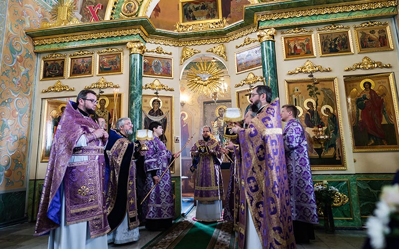 Архиерейское богослужение в Троицком храме деревни Коледино