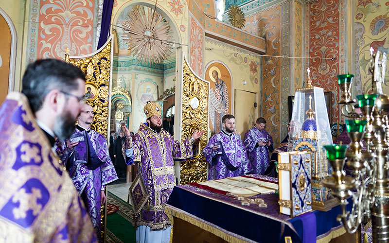 Архиерейское богослужение в Троицком храме деревни Коледино