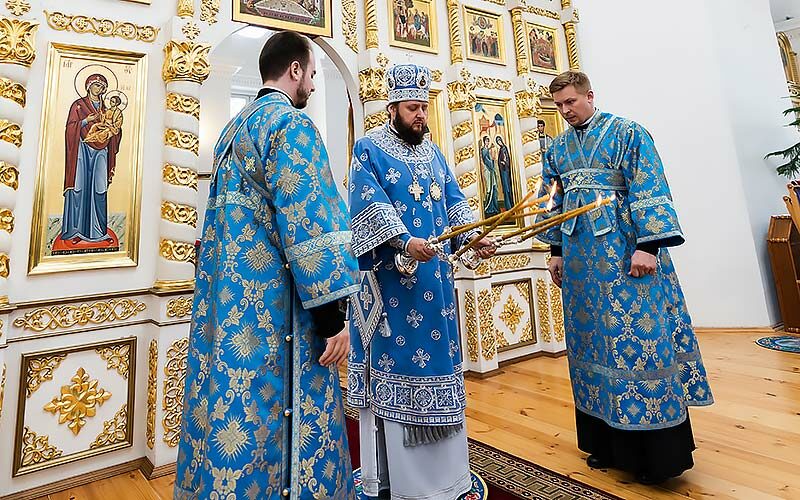 Божественная литургия в Благовещенском храме посёлка Поливаново