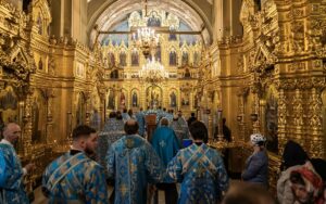 Утреня с акафистом Пресвятой Богородице