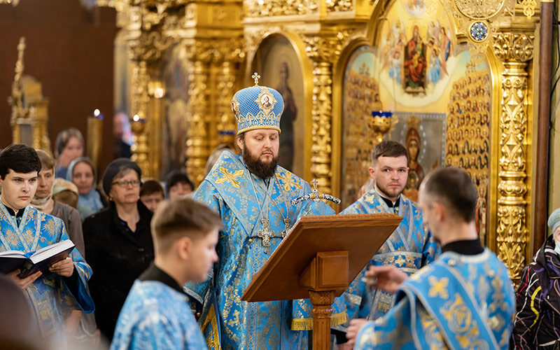 Утреня с акафистом Пресвятой Богородице