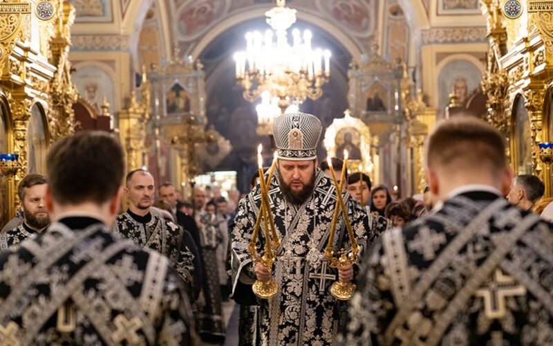 Утреня с чином погребения в Троицком кафедральном соборе Подольска