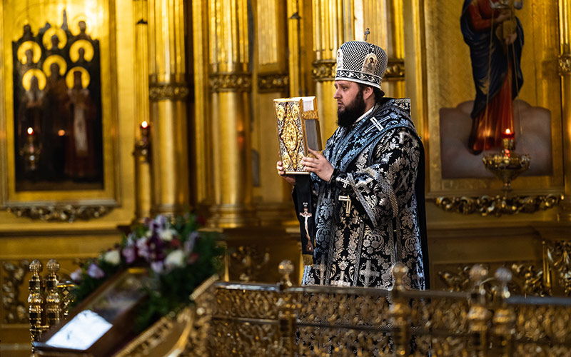 Вечерня с чтением акафиста Страстям Христовым в соборе Николы Белого