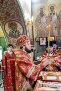 Архиерейское богослужение в Никольском храме посёлка Володарского