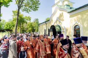 Архиерейское богослужение в Никольском храме посёлка Володарского