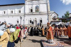 Архиерейское богослужение во Введенском Владычнем женском монастыре