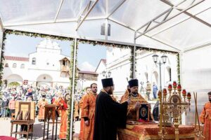 Архиерейское богослужение во Введенском Владычнем женском монастыре