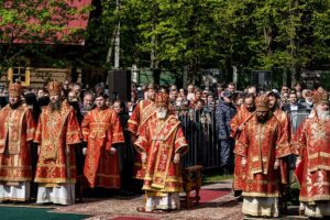 В праздник Собора новомучеников, в Бутове пострадавших, Патриарший наместник Московской митрополии возглавил Литургию на Бутовском полигоне