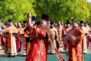 В праздник Собора новомучеников, в Бутове пострадавших, Патриарший наместник Московской митрополии возглавил Литургию на Бутовском полигоне