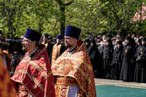 В праздник Собора новомучеников, в Бутове пострадавших, Патриарший наместник Московской митрополии возглавил Литургию на Бутовском полигоне