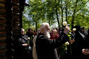 В праздник Собора новомучеников, в Бутове пострадавших, Патриарший наместник Московской митрополии возглавил Литургию на Бутовском полигоне