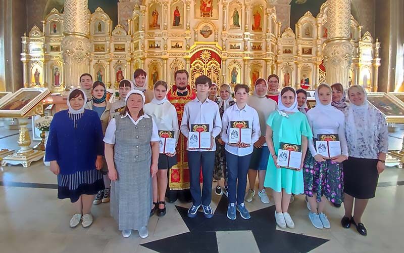 Выпускной акт в воскресной школе Всехсвятского храма