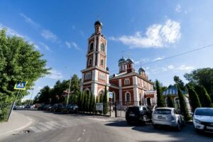 Архиерейское богослужение в храме Всех святых в Серпухове