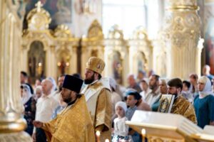 Архиерейское богослужение в храме Всех святых в Серпухове