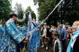 Архиерейское богослужение в Никольском храме села Бутурлино