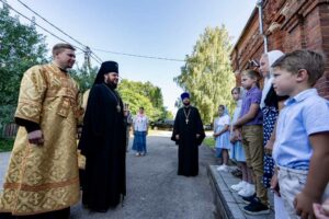 Архиерейское богослужение во Всехсвятском храме села Ивановское