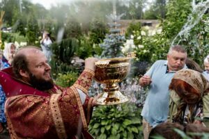 Божественная литургия в храме великомученицы Марины в Видном