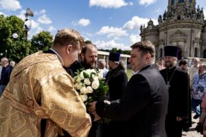 Освящение колоколов в Знаменском храме в Дубровицах