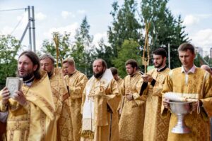 Архиерейское богослужение в Илиинском храме деревни Дыдылдино