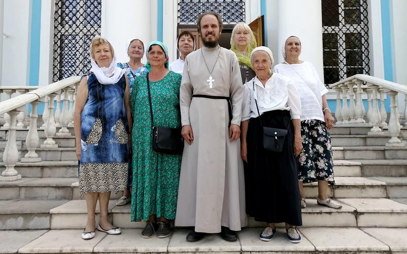 Паломничество прихожан Михаило-Архангельского храма деревни Хлевино