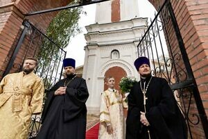 Архиерейское богослужение в Преображенском храме села Спас-Темня