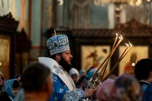 Архиерейское богослужение в соборе Всех святых в земле Российской просиявших