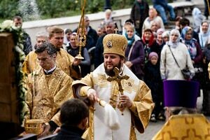 Архиепископ Аксий, Архиерейское богослужение во Введенском Владычнем женском монастыре