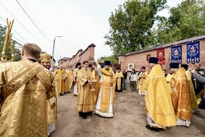 Архиепископ Аксий, Архиерейское богослужение во Введенском Владычнем женском монастыре