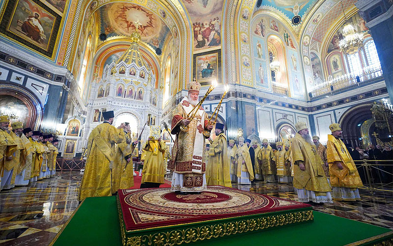 Божественная литургия в Храме Христа Спасителя