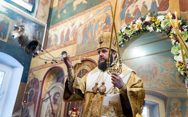 Архиерейское богослужение в Никольском храме села Лямцино