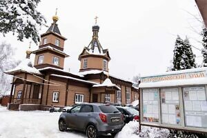 Архиерейское богослужение в Петропавловском храме посёлка Малаховка