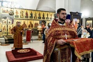 Божественная литургия в храме священномученика Сергия города Климовск